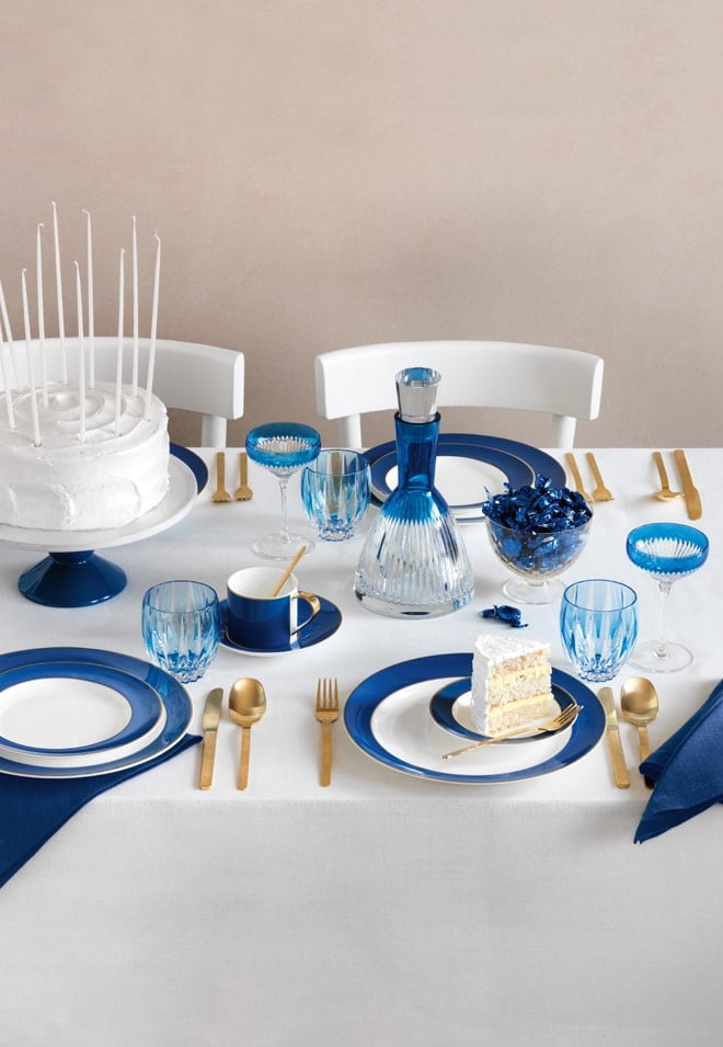 Cool and Chic Blue Tablescape