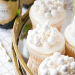 Bubbly Champagne Cupcakes for New Year's Eve! pizzazzerie.com