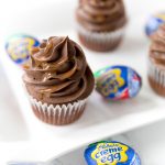Cadbury Egg Chocolate Easter Cupcakes | Pizzazzerie.com