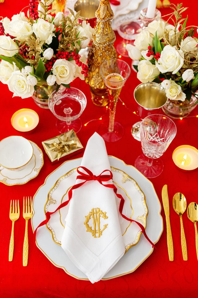Classic Christmas Table Decorations