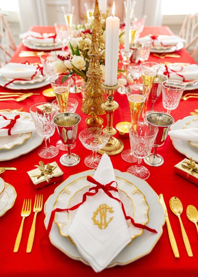 Red Holiday Tablescape